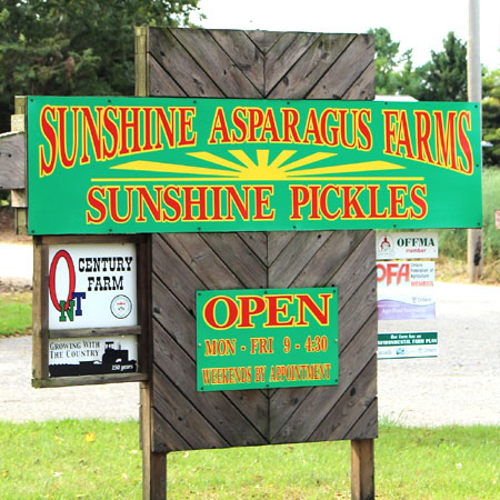 Sunshine Farm sign
